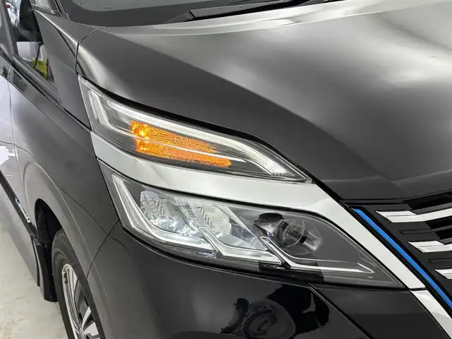 日産 セレナ e－パワー ハイウェイスター V 福井県 2020(令2)年 3.9万km ダイヤモンドブラック 純正１０インチナビ/CD/DVD/フルセグTV/Bluetooth/SD/AM/FM/ビルトインETC/デジタルインナーミラー/アラウンドビューモニター/衝突軽減ブレーキ/車線逸脱警報/踏み間違い衝突防止アシスト/道路標識表示/ふらつき警報/ハンズフリーオートスライドドア/両側パワースライドドア /オートライト /LED/フォグランプ/ウィンカー・電動格納式ミラー/革巻きステアリング/ステアリングリモコン/ステアリングチルド機構/純正ドライブレコーダー/純正１５インチアルミ/純正フロアマット