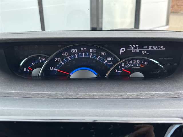 ダイハツ タント カスタム RS 愛知県 2014(平26)年 10.7万km パールホワイトⅢ (株)IDOMが運営する【じしゃロン名古屋鳴海店】の自社ローン専用車両になりますこちらは現金またはオートローンご利用時の価格です。自社ローンご希望の方は別途その旨お申付け下さい/登録時走行距離106679km/社外SDナビ/AM・FM・CD・DVD・Bluetooth/両側パワースライドドア/プッシュスタート/ETC/スマートキー/スペアキーあり/フルフラットシート/スタッドレスタイヤ（4本）/フォグランプ/後席サンシェード/純正フロアマット/純正アルミホイール/ハンドルカバー/ドアバイザー
