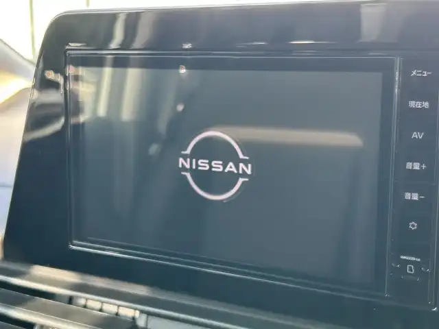 日産 セレナ ハイウェイスター V 大阪府 2023(令5)年 0.6万km 紺／白 プロパイロット　/純正9インチナビ　/　　　フルセグTV/Bluetooth　/アラウンドビューモニター　/両側パワースライドドア　/前後コーナーセンサー　/BSM　/後席11インチモニター/追従型クルーズコントロール/ビルトインETC/前後ドライブレコーダー　