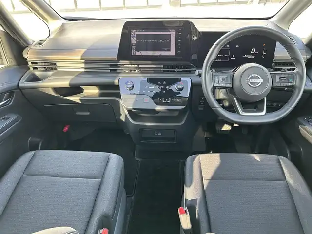 日産 セレナ ハイウェイスター V 大阪府 2023(令5)年 0.6万km 紺／白 プロパイロット　/純正9インチナビ　/　　　フルセグTV/Bluetooth　/アラウンドビューモニター　/両側パワースライドドア　/前後コーナーセンサー　/BSM　/後席11インチモニター/追従型クルーズコントロール/ビルトインETC/前後ドライブレコーダー　
