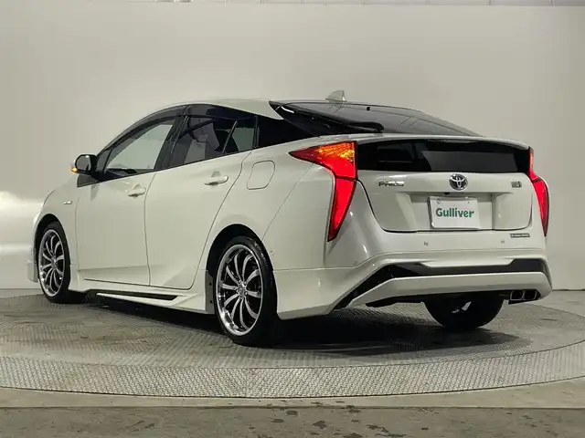 トヨタ プリウス A プレミアム　ツーリングセレ 大阪府 2016(平28)年 6万km ホワイトパールクリスタルシャイン モデリスタエアロ　白革シート　純正ナビ　バックカメラ　フルセグTV DVD再生　トヨタセーフティーセンス　レーダークルーズ　BSM HUD　パワーシート　シートヒーター　前後ドライブレコーダー　クリアランスソナー　オートライト　LEDヘッドライト　ETC