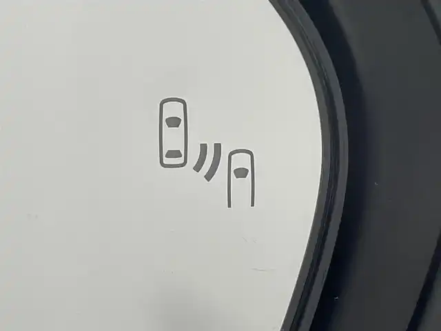 トヨタ プリウス A プレミアム　ツーリングセレ 大阪府 2016(平28)年 6万km ホワイトパールクリスタルシャイン モデリスタエアロ　白革シート　純正ナビ　バックカメラ　フルセグTV DVD再生　トヨタセーフティーセンス　レーダークルーズ　BSM HUD　パワーシート　シートヒーター　前後ドライブレコーダー　クリアランスソナー　オートライト　LEDヘッドライト　ETC