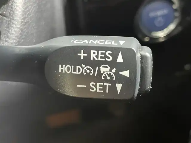 トヨタ プリウス A プレミアム　ツーリングセレ 大阪府 2016(平28)年 6万km ホワイトパールクリスタルシャイン モデリスタエアロ　白革シート　純正ナビ　バックカメラ　フルセグTV DVD再生　トヨタセーフティーセンス　レーダークルーズ　BSM HUD　パワーシート　シートヒーター　前後ドライブレコーダー　クリアランスソナー　オートライト　LEDヘッドライト　ETC