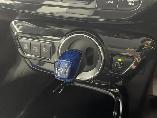 トヨタ プリウス A プレミアム　ツーリングセレ 大阪府 2016(平28)年 6万km ホワイトパールクリスタルシャイン モデリスタエアロ　白革シート　純正ナビ　バックカメラ　フルセグTV DVD再生　トヨタセーフティーセンス　レーダークルーズ　BSM HUD　パワーシート　シートヒーター　前後ドライブレコーダー　クリアランスソナー　オートライト　LEDヘッドライト　ETC