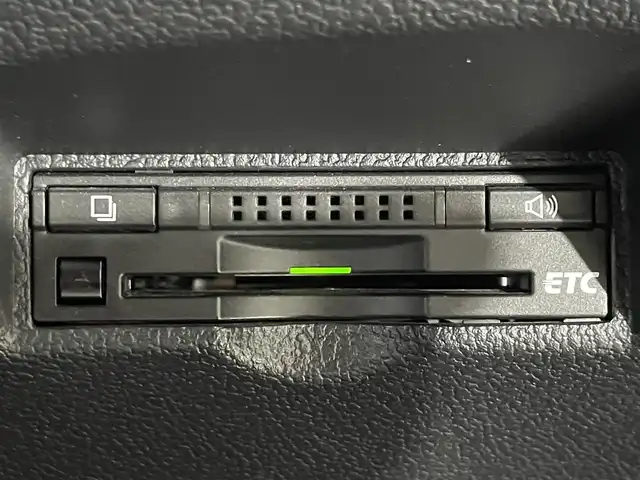 トヨタ プリウス A プレミアム　ツーリングセレ 大阪府 2016(平28)年 6万km ホワイトパールクリスタルシャイン モデリスタエアロ　白革シート　純正ナビ　バックカメラ　フルセグTV DVD再生　トヨタセーフティーセンス　レーダークルーズ　BSM HUD　パワーシート　シートヒーター　前後ドライブレコーダー　クリアランスソナー　オートライト　LEDヘッドライト　ETC