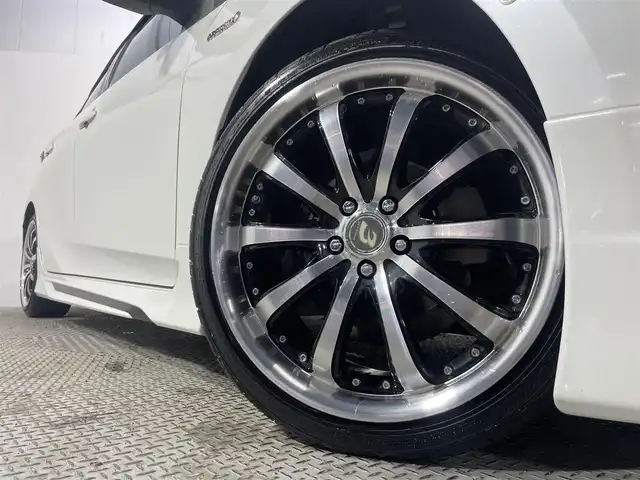 トヨタ プリウス A プレミアム　ツーリングセレ 大阪府 2016(平28)年 6万km ホワイトパールクリスタルシャイン モデリスタエアロ　白革シート　純正ナビ　バックカメラ　フルセグTV DVD再生　トヨタセーフティーセンス　レーダークルーズ　BSM HUD　パワーシート　シートヒーター　前後ドライブレコーダー　クリアランスソナー　オートライト　LEDヘッドライト　ETC