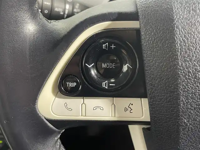 トヨタ プリウス A プレミアム　ツーリングセレ 大阪府 2016(平28)年 6万km ホワイトパールクリスタルシャイン モデリスタエアロ　白革シート　純正ナビ　バックカメラ　フルセグTV DVD再生　トヨタセーフティーセンス　レーダークルーズ　BSM HUD　パワーシート　シートヒーター　前後ドライブレコーダー　クリアランスソナー　オートライト　LEDヘッドライト　ETC