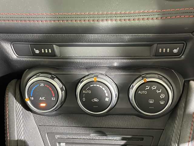 マツダ デミオ XD ツーリング 沖縄県 2016(平28)年 1.6万km チタニウムフラッシュマイカ 県外仕入れ　/禁煙車/純正ナビ/・ＣＤ／ＤＶＤ／フルセグＴＶ／Ｂｌｕｅｔｏｏｔｈ/バックカメラ/ヘッドアップディスプレイ/純正１６インチアルミ/シートヒーター/ＥＴＣ/クルーズコントロール/スペアキー/USB/保証書/取扱説明書