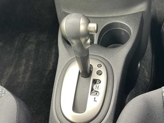 日産 ノート X DIG－S 熊本県 2016(平28)年 9.2万km ブリリアントホワイトパール 社外ナビ/・AM/FM/CD/DVD/SD/USB/iPod/BT/・フルセグTV/バックカメラ/横滑り防止機能/レーンキープアシスト/衝突被害軽減システム/オートライト/・ヘッドライトレベライザー/電動格納ミラー/・ウィンカーミラー/ドアバイザー/スマートキー