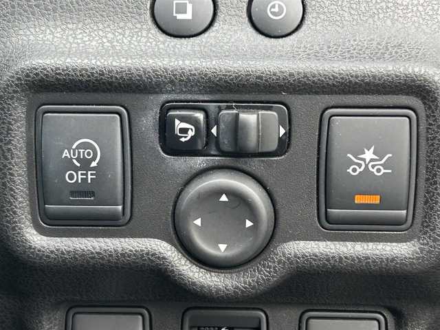 日産 ノート X DIG－S 熊本県 2016(平28)年 9.2万km ブリリアントホワイトパール 社外ナビ/・AM/FM/CD/DVD/SD/USB/iPod/BT/・フルセグTV/バックカメラ/横滑り防止機能/レーンキープアシスト/衝突被害軽減システム/オートライト/・ヘッドライトレベライザー/電動格納ミラー/・ウィンカーミラー/ドアバイザー/スマートキー