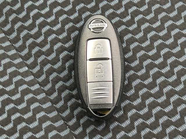 日産 ノート X DIG－S 熊本県 2016(平28)年 9.2万km ブリリアントホワイトパール 社外ナビ/・AM/FM/CD/DVD/SD/USB/iPod/BT/・フルセグTV/バックカメラ/横滑り防止機能/レーンキープアシスト/衝突被害軽減システム/オートライト/・ヘッドライトレベライザー/電動格納ミラー/・ウィンカーミラー/ドアバイザー/スマートキー