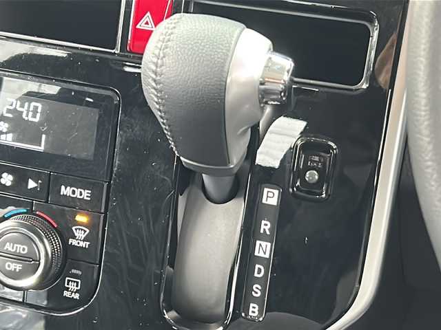 ダイハツ トール カスタムG リミテッド SAⅢ 広島県 2019(平31)年 3.4万km レーザーブルークリスタルシャイン 禁煙車/スマートアシストIII/・衝突回避支援ブレーキ/・車線逸脱警報/・オートハイビーム/・コーナーセンサー/クルーズコントロール/アルパイン９型ナビ（X9ZD）/・フルセグ/CD/DVD/Bluetooth/SD/REC/パノラマモニター/両側パワースライドドア/革巻きステアリング/ステアリングスイッチ/LEDヘッドライト/フォグランプ/オートライト/シートヒーター（D/N）/前後ドライブレコーダー（CSD-790）/ETC/純正ドアバイザー/純正14インチアルミホイール/Wエアバック