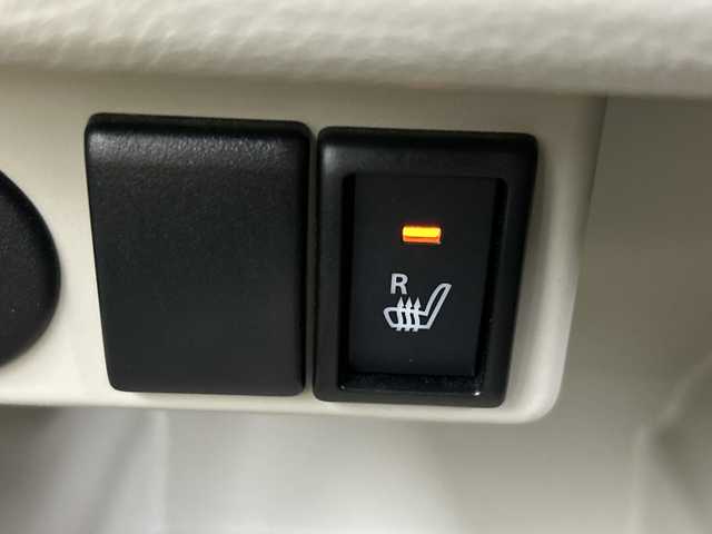 スズキ ラパン X 三重県 2015(平27)年 9万km シフォンアイボリーメタリック /禁煙車//社外ナビ//フルセグ/Bluetooth/AM/FM/USB/AUX/CD/DVD//シートヒーター//ETC//オートライト//衝突軽減ブレーキ//電動格納ミラー//フルオートエアコン//プッシュスタート//スマートキー//スペアキー