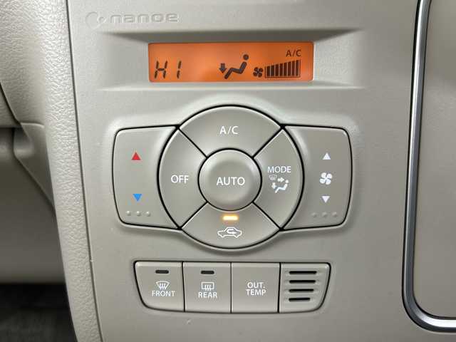 スズキ ラパン X 三重県 2015(平27)年 9万km シフォンアイボリーメタリック /禁煙車//社外ナビ//フルセグ/Bluetooth/AM/FM/USB/AUX/CD/DVD//シートヒーター//ETC//オートライト//衝突軽減ブレーキ//電動格納ミラー//フルオートエアコン//プッシュスタート//スマートキー//スペアキー