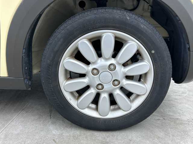 スズキ ラパン X 三重県 2015(平27)年 9万km シフォンアイボリーメタリック /禁煙車//社外ナビ//フルセグ/Bluetooth/AM/FM/USB/AUX/CD/DVD//シートヒーター//ETC//オートライト//衝突軽減ブレーキ//電動格納ミラー//フルオートエアコン//プッシュスタート//スマートキー//スペアキー