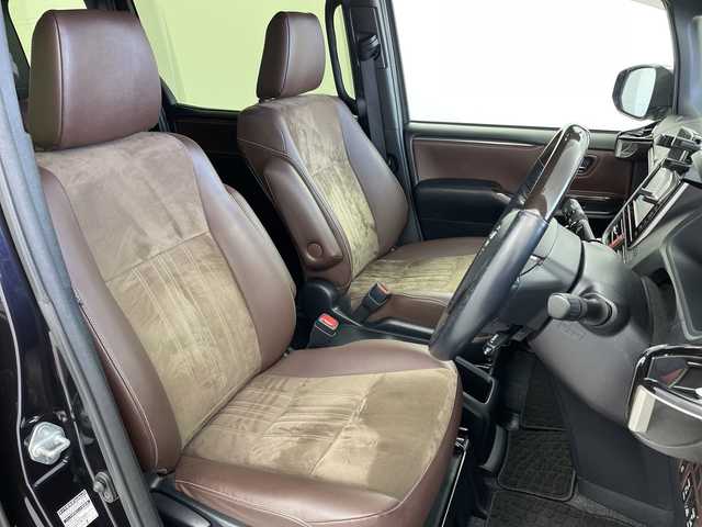 トヨタ エスクァイア Gi プレミアムパッケージ 岐阜県 2018(平30)年 5.7万km スパークリングブラックパールクリスタルシャイン 純正ナビ/CD　DVD/Blue-ray/SD/USB/Bluetooth/フルセグテレビ/バックモニター/両側パワースライドドア/革巻きステアリング/ステアリングリモコン/ステアリングヒーター/ハーフレザーシート/シートヒーター/オートライト/LEDライト/オートハイビーム/フォグランプ/ドラレコ/ETC2.0/オートリトラミラー/純正フロアマット/純正ドアバイザー/純正15インチAW