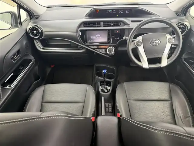 トヨタ アクア G ブラックソフトレザーセレ 愛知県 2016(平28)年 4.3万km ライムホワイトパールクリスタルシャイン 純正7インチナビ/バックカメラ/Bluetooth/ワンセグTV/トヨタセーフティセンス/衝突被害軽減システム/クルーズコントロール/横滑り防止装置/レーンキープアシスト/オートライト/オートマチックハイビーム/ETC/社外フロアマット/プッシュスタート/スマートキー