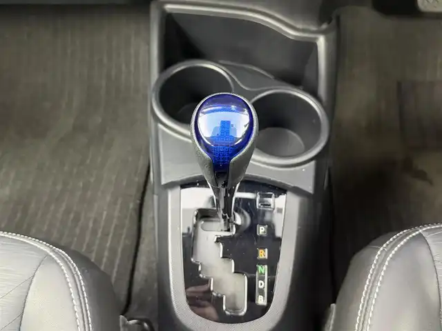 トヨタ アクア G ブラックソフトレザーセレ 愛知県 2016(平28)年 4.3万km ライムホワイトパールクリスタルシャイン 純正7インチナビ/バックカメラ/Bluetooth/ワンセグTV/トヨタセーフティセンス/衝突被害軽減システム/クルーズコントロール/横滑り防止装置/レーンキープアシスト/オートライト/オートマチックハイビーム/ETC/社外フロアマット/プッシュスタート/スマートキー