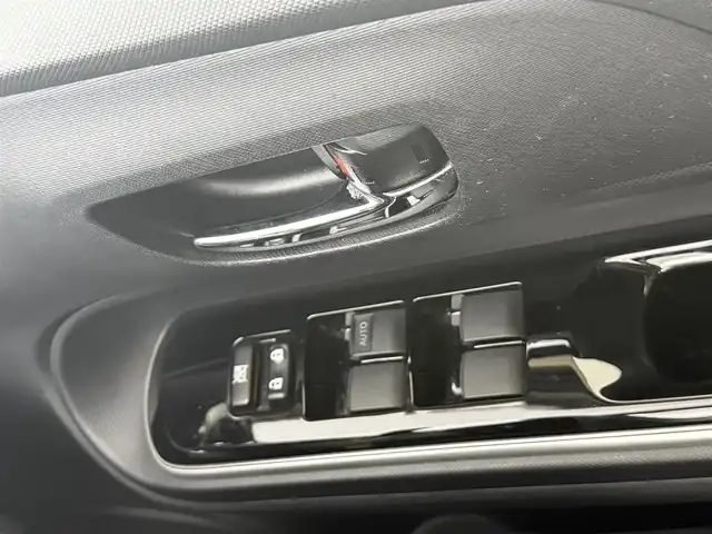 トヨタ アクア G ブラックソフトレザーセレ 愛知県 2016(平28)年 4.3万km ライムホワイトパールクリスタルシャイン 純正7インチナビ/バックカメラ/Bluetooth/ワンセグTV/トヨタセーフティセンス/衝突被害軽減システム/クルーズコントロール/横滑り防止装置/レーンキープアシスト/オートライト/オートマチックハイビーム/ETC/社外フロアマット/プッシュスタート/スマートキー