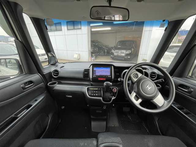 ホンダ Ｎ ＢＯＸ G Lパッケージ 神奈川県 2013(平25)年 9.9万km プレミアムホワイトパール (株)IDOMが運営する【じしゃロン秦野店】の自社ローン専用車両になります。こちらは現金またはオートローンご利用時の価格です。自社ローンご希望の方は別途その旨お申付け下さい/社外メモリナビ/ＣＤ/ＤＶＤ／フルセグ/バックカメラ/スマートキー/両側パワースライド/ライトレベライザー/横滑り防止装置/純正14インチアルミ/チルドステアリング/ドアバイザー