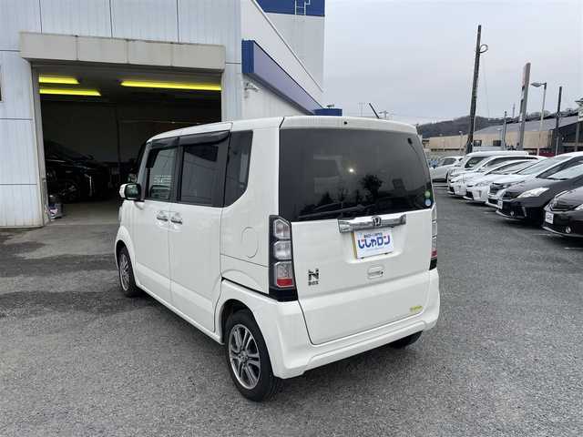 ホンダ Ｎ ＢＯＸ G Lパッケージ 神奈川県 2013(平25)年 9.9万km プレミアムホワイトパール (株)IDOMが運営する【じしゃロン秦野店】の自社ローン専用車両になります。こちらは現金またはオートローンご利用時の価格です。自社ローンご希望の方は別途その旨お申付け下さい/社外メモリナビ/ＣＤ/ＤＶＤ／フルセグ/バックカメラ/スマートキー/両側パワースライド/ライトレベライザー/横滑り防止装置/純正14インチアルミ/チルドステアリング/ドアバイザー