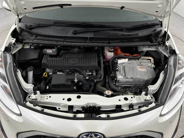 トヨタ シエンタ ハイブリッド G セーフティエディション 愛知県 2020(令2)年 4.5万km ホワイトパールクリスタルシャイン 禁煙車/純正7インチナビ/（CD/フルセグTV/Bluetooth/USB)/全方位カメラ/トヨタセーフティセンス/・プリクラッシュセーフティ/・レーンディパーチャーアラート/・オートマチックハイビーム/コーナーセンサー/クルーズコントロール/ETC2.0/前席シートヒーター/ステアリングヒーター/両側パワースライドドア/アイドリングストップ/スマートキー/プッシュスタート/LEDヘッドライト/純正フロアマット/横滑り防止装置/ステアリングスイッチ