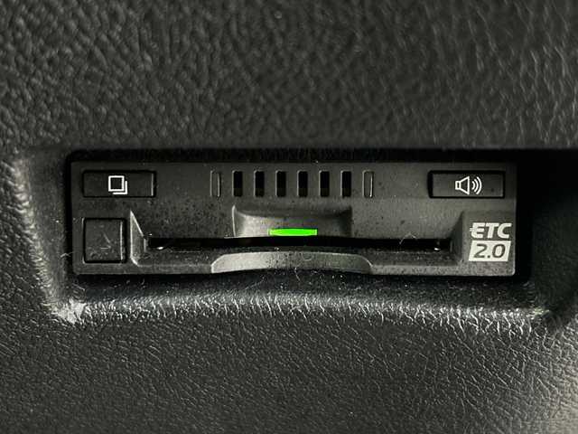 トヨタ シエンタ ハイブリッド G セーフティエディション 愛知県 2020(令2)年 4.5万km ホワイトパールクリスタルシャイン 禁煙車/純正7インチナビ/（CD/フルセグTV/Bluetooth/USB)/全方位カメラ/トヨタセーフティセンス/・プリクラッシュセーフティ/・レーンディパーチャーアラート/・オートマチックハイビーム/コーナーセンサー/クルーズコントロール/ETC2.0/前席シートヒーター/ステアリングヒーター/両側パワースライドドア/アイドリングストップ/スマートキー/プッシュスタート/LEDヘッドライト/純正フロアマット/横滑り防止装置/ステアリングスイッチ