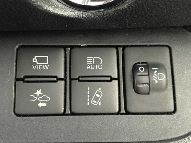 トヨタ シエンタ ハイブリッド G セーフティエディション 愛知県 2020(令2)年 4.5万km ホワイトパールクリスタルシャイン 禁煙車/純正7インチナビ/（CD/フルセグTV/Bluetooth/USB)/全方位カメラ/トヨタセーフティセンス/・プリクラッシュセーフティ/・レーンディパーチャーアラート/・オートマチックハイビーム/コーナーセンサー/クルーズコントロール/ETC2.0/前席シートヒーター/ステアリングヒーター/両側パワースライドドア/アイドリングストップ/スマートキー/プッシュスタート/LEDヘッドライト/純正フロアマット/横滑り防止装置/ステアリングスイッチ