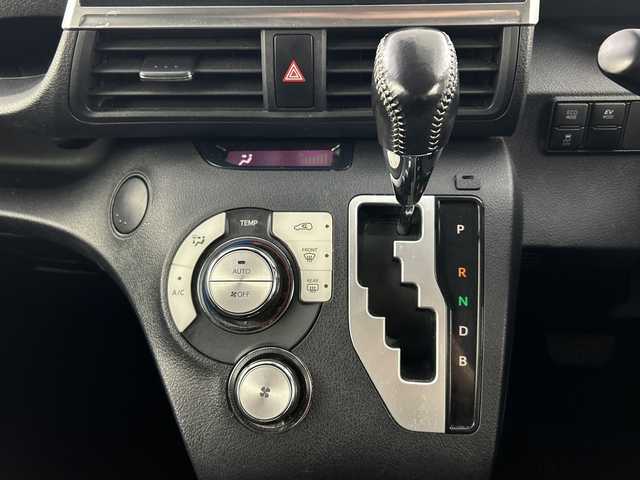 トヨタ シエンタ ハイブリッド G セーフティエディション 愛知県 2020(令2)年 4.5万km ホワイトパールクリスタルシャイン 禁煙車/純正7インチナビ/（CD/フルセグTV/Bluetooth/USB)/全方位カメラ/トヨタセーフティセンス/・プリクラッシュセーフティ/・レーンディパーチャーアラート/・オートマチックハイビーム/コーナーセンサー/クルーズコントロール/ETC2.0/前席シートヒーター/ステアリングヒーター/両側パワースライドドア/アイドリングストップ/スマートキー/プッシュスタート/LEDヘッドライト/純正フロアマット/横滑り防止装置/ステアリングスイッチ