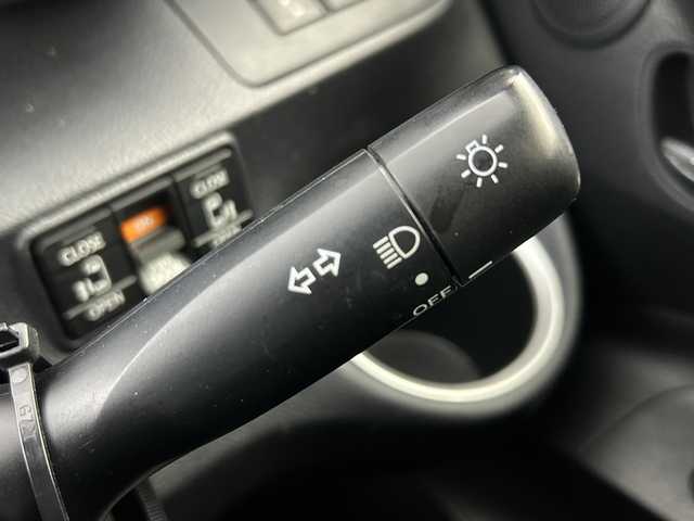 トヨタ シエンタ ハイブリッド G セーフティエディション 愛知県 2020(令2)年 4.5万km ホワイトパールクリスタルシャイン 禁煙車/純正7インチナビ/（CD/フルセグTV/Bluetooth/USB)/全方位カメラ/トヨタセーフティセンス/・プリクラッシュセーフティ/・レーンディパーチャーアラート/・オートマチックハイビーム/コーナーセンサー/クルーズコントロール/ETC2.0/前席シートヒーター/ステアリングヒーター/両側パワースライドドア/アイドリングストップ/スマートキー/プッシュスタート/LEDヘッドライト/純正フロアマット/横滑り防止装置/ステアリングスイッチ