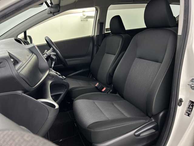 トヨタ シエンタ ハイブリッド G セーフティエディション 愛知県 2020(令2)年 4.5万km ホワイトパールクリスタルシャイン 禁煙車/純正7インチナビ/（CD/フルセグTV/Bluetooth/USB)/全方位カメラ/トヨタセーフティセンス/・プリクラッシュセーフティ/・レーンディパーチャーアラート/・オートマチックハイビーム/コーナーセンサー/クルーズコントロール/ETC2.0/前席シートヒーター/ステアリングヒーター/両側パワースライドドア/アイドリングストップ/スマートキー/プッシュスタート/LEDヘッドライト/純正フロアマット/横滑り防止装置/ステアリングスイッチ