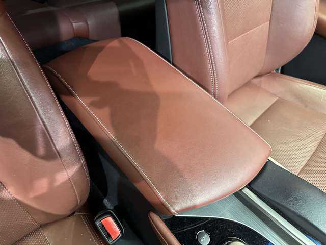 レクサス ＧＳ 250 Fスポーツ 千葉県 2012(平24)年 5.7万km 白 サンルーフ　/純正ナビ　/バックカメラ　/赤革　/ベンチレーション　/シートヒーター　/メモリーパワーシート　/ＨＵＤ　/ＥＴＣ/ヘッドライトウォッシャー　/純正１９インチＡＷ　/キセノンヘッドライト　/オートライト