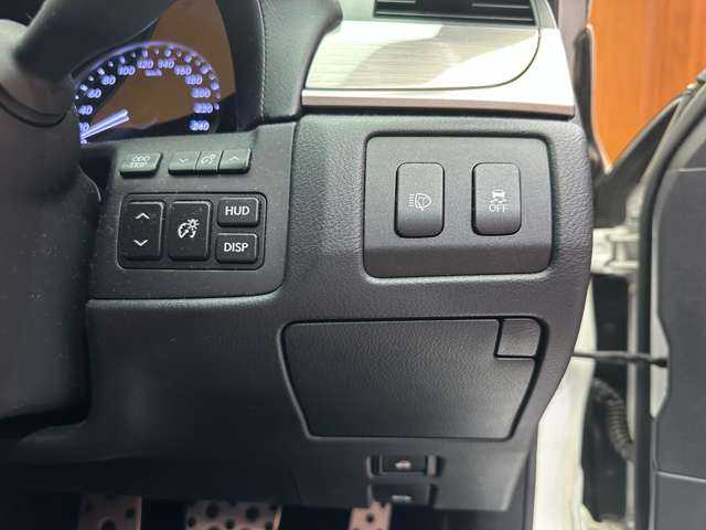 レクサス ＧＳ 250 Fスポーツ 千葉県 2012(平24)年 5.7万km 白 サンルーフ　/純正ナビ　/バックカメラ　/赤革　/ベンチレーション　/シートヒーター　/メモリーパワーシート　/ＨＵＤ　/ＥＴＣ/ヘッドライトウォッシャー　/純正１９インチＡＷ　/キセノンヘッドライト　/オートライト