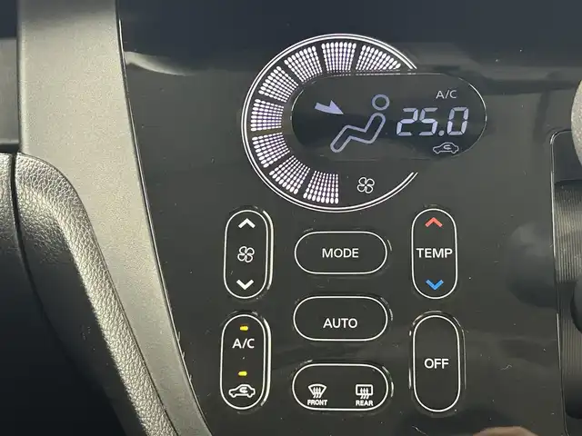 日産 デイズ ルークス ハイウェイスター Gターボ 岡山県 2019(平31)年 4万km スパークリングレッド/ブラック 純正メモリナビゲーション	/インテリジェントモビリティ/・インテリジェントエマージェンシーブレーキ/・オートハイビーム/・車線逸脱警報機能/・車線逸脱防止支援システム/・踏み間違い衝突防止アシスト/・エマージェンシーストップシグナル		/【フルセグ/Bluetooth/DVD】		/アラウンドビューモニター		/純正15inアルミホイール+サマータイヤ：装着			/クルーズコントロール	/ETC		/LEDヘッドライト（AUTO機能付き）		/横滑り防止機能				/スマートキー			/プッシュスタート		/コーナーセンサー			/フロアマット