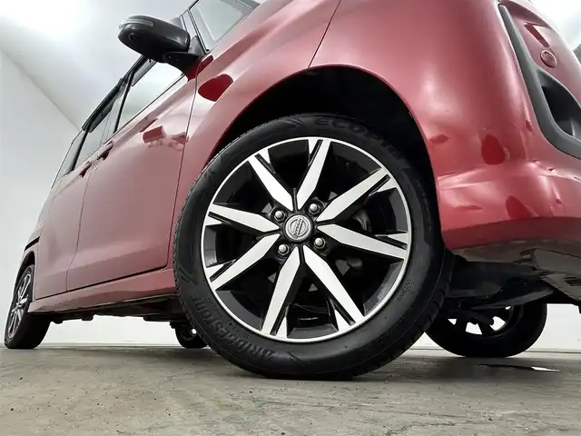 日産 デイズ ルークス ハイウェイスター Gターボ 岡山県 2019(平31)年 4万km スパークリングレッド/ブラック 純正メモリナビゲーション	/インテリジェントモビリティ/・インテリジェントエマージェンシーブレーキ/・オートハイビーム/・車線逸脱警報機能/・車線逸脱防止支援システム/・踏み間違い衝突防止アシスト/・エマージェンシーストップシグナル		/【フルセグ/Bluetooth/DVD】		/アラウンドビューモニター		/純正15inアルミホイール+サマータイヤ：装着			/クルーズコントロール	/ETC		/LEDヘッドライト（AUTO機能付き）		/横滑り防止機能				/スマートキー			/プッシュスタート		/コーナーセンサー			/フロアマット
