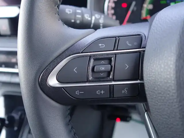 トヨタ ヴォクシー S－Z 山形県 2023(令5)年 1.3万km ホワイトパールクリスタルシャイン 4WD/衝突被害軽減システム/純正ディスプレイオーディオ/　　【BT USB AM・FM Miracast】/バックカメラ/両側パワースライドドア/レーダークルーズコントロール/LEDオートヘッドライト/ハーフレザーシート/シートヒーター/純正16インチアルミホイール/コーナーセンサー/ステアリングスイッチ/MTモード付AT/電動格納ウィンカーミラー/スマートキー/ETC