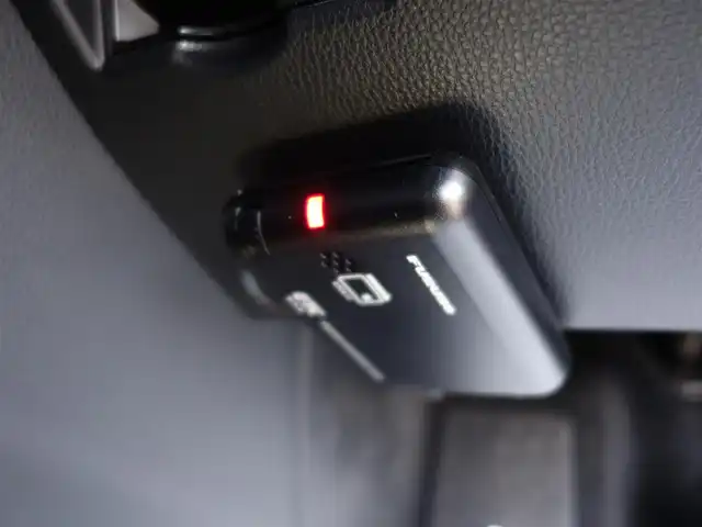 トヨタ ヴォクシー S－Z 山形県 2023(令5)年 1.3万km ホワイトパールクリスタルシャイン 4WD/衝突被害軽減システム/純正ディスプレイオーディオ/　　【BT USB AM・FM Miracast】/バックカメラ/両側パワースライドドア/レーダークルーズコントロール/LEDオートヘッドライト/ハーフレザーシート/シートヒーター/純正16インチアルミホイール/コーナーセンサー/ステアリングスイッチ/MTモード付AT/電動格納ウィンカーミラー/スマートキー/ETC