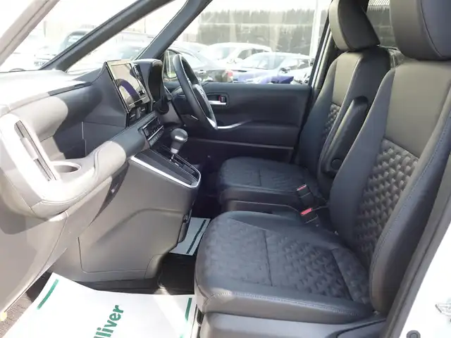 トヨタ ヴォクシー S－Z 山形県 2023(令5)年 1.3万km ホワイトパールクリスタルシャイン 4WD/衝突被害軽減システム/純正ディスプレイオーディオ/　　【BT USB AM・FM Miracast】/バックカメラ/両側パワースライドドア/レーダークルーズコントロール/LEDオートヘッドライト/ハーフレザーシート/シートヒーター/純正16インチアルミホイール/コーナーセンサー/ステアリングスイッチ/MTモード付AT/電動格納ウィンカーミラー/スマートキー/ETC