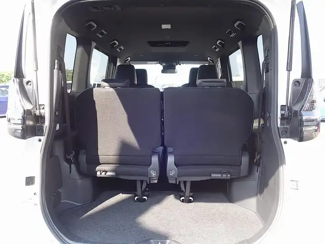 トヨタ ヴォクシー S－Z 山形県 2023(令5)年 1.3万km ホワイトパールクリスタルシャイン 4WD/衝突被害軽減システム/純正ディスプレイオーディオ/　　【BT USB AM・FM Miracast】/バックカメラ/両側パワースライドドア/レーダークルーズコントロール/LEDオートヘッドライト/ハーフレザーシート/シートヒーター/純正16インチアルミホイール/コーナーセンサー/ステアリングスイッチ/MTモード付AT/電動格納ウィンカーミラー/スマートキー/ETC
