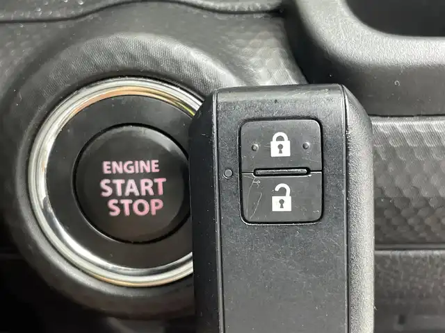 スズキ クロスビー HYBRID MZ 茨城県 2019(平31)年 4.8万km ファーベントレッド/スーパーブラックパール 純正8型ナビ/全方位カメラ/フルセグ/衝突被害軽減ブレーキ/車線逸脱抑制装置/クルーズコントロール/オートマチックハイビーム/クリアランスソナー/ETC/ドラレコ/シートヒーター/純正16インチAW/LEDヘッドライト/スマートキー