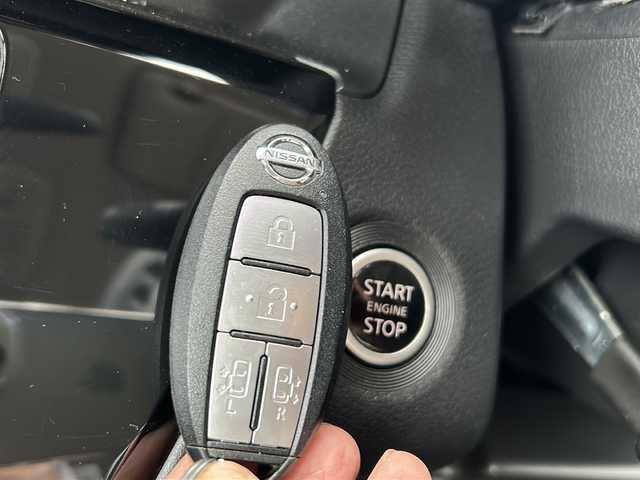 日産 ルークス ハイウェイスター X 沖縄県 2020(令2)年 7万km スパークリングレッド/ブラック 県外仕入/禁煙車/純正９インチナビ フルセグＴＶ Bluetooth DVD再生可/バックカメラ 全方位カメラ　/両側パワースライドドア　/前方ドライブレコーダー　/ＬＥＤヘッドライト　/オートライト　/ＥＴＣ　/リアサーキュレーター/ステアリングスイッチ/リアロールサンシェード/リアサーキュレーター/ウインカードアミラー　/ロールサンシェード　/スマートキー