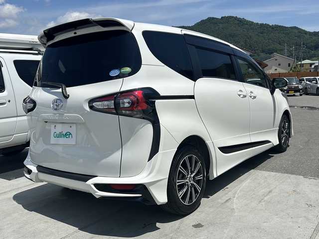 トヨタ シエンタ G 山梨県 2020(令2)年 4.5万km ホワイトパールクリスタルシャイン 純正ナビ/BT/フルセグTV/CD/AUX/全方位カメラ/両側パワースライドドア/パノラミックビューモニター/ＥＴＣ/モデリスタエアロ(フロント、サイド、リアアンダー)/社外１５インチアルミホイール/オートマチックハイビーム/スマートキー/純正フロアマット/アイドリングストップ/ステアリングリモコン/LEDヘッドライト