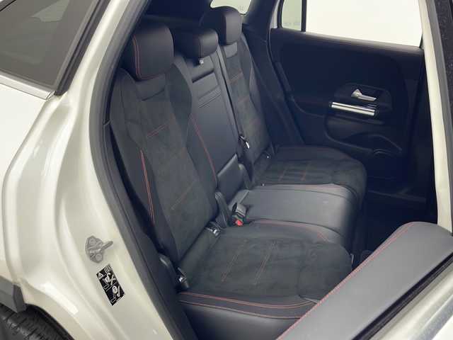 メルセデス・ベンツ ＧＬＡ２００ｄ 4マチック AMGライン 秋田県 2020(令2)年 2.2万km ポーラホワイト 4WD/純正ナビ（Bluetooth/AppleCarPlay/AndroidAuto/）/フルセグTV/アクティブレーンキーピングアシスト/アクティブブレーキアシスト/ブラインドスポットアシスト/レーンチェンジアシスト/アクティブステアリングアシスト/全方位カメラ/純正ドライブレコーダー/DYNAMIC　SELECT/LEDヘッドライト/前席パワーシート/前席シートヒーター/ハーフレザーシート/ETC2.0/パワーバックドア/取説保証書/スペアキー