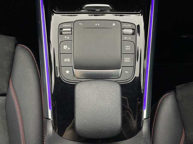 メルセデス・ベンツ ＧＬＡ２００ｄ 4マチック AMGライン 秋田県 2020(令2)年 2.2万km ポーラホワイト 4WD/純正ナビ（Bluetooth/AppleCarPlay/AndroidAuto/）/フルセグTV/アクティブレーンキーピングアシスト/アクティブブレーキアシスト/ブラインドスポットアシスト/レーンチェンジアシスト/アクティブステアリングアシスト/全方位カメラ/純正ドライブレコーダー/DYNAMIC　SELECT/LEDヘッドライト/前席パワーシート/前席シートヒーター/ハーフレザーシート/ETC2.0/パワーバックドア/取説保証書/スペアキー
