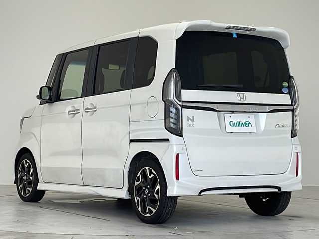 ホンダ Ｎ ＢＯＸ カスタム G L ターボ ホンダセンシング 愛知県 2019(平31)年 1.6万km プラチナホワイトパール 衝突被害軽減ブレーキ/純正8インチSDナビ（あり）/両側パワースライドドア/フルセグTV/CD DVD/Bluetooth/バックカメラ/コーナーセンサー/純正アルミホイール/LEDヘッドライト/パドルシフト/オートマチックハイビーム/ドライブレコーダー/ETC/ステアリングスイッチ/スマートキー/プッシュスタート