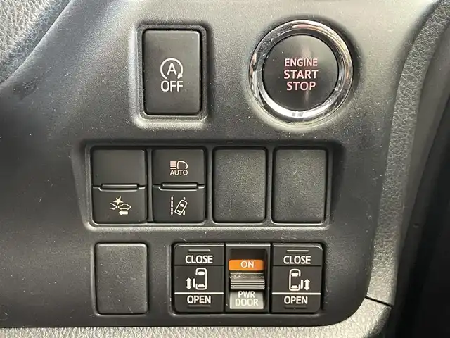 トヨタ ヴォクシー ZS 煌 愛知県 2018(平30)年 8.7万km ブラック 純正９型ナビ　純正１２．１型後席モニター　禁煙車　後席エアコン　ＥＴＣ　ドラレコ　バックカメラ　両側パワースライドドア　セーフティセンス　衝突軽減　レーンキープ　オートハイビーム　クルーズコントロール