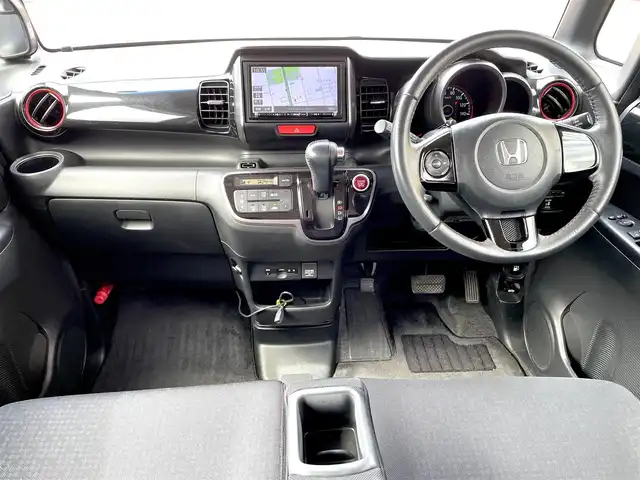 ホンダ Ｎ ＢＯＸ 新潟県 2015(平27)年 7.3万km ミラノレッド (株)IDOMが運営する【じしゃロン新潟店】の自社ローン専用車両になります。/こちらは現金またはオートローンご利用時の価格です。自社ローンご希望の方は別途その旨お申付け下さい/社外ナビ/フルセグTV視聴可能/Bluetooth接続可能/CD/DVD視聴可能/バックカメラ/ビルトインETC/片側パワースライドドア/横滑り防止装置/HIDヘッドライト（オート機能あり）/プッシュスタート/後席サンシェード/ブラックフロントグリル＆AW/ウィンカーミラー/純正フロアマット/LED室内灯/スマートキー