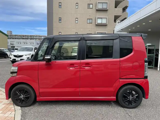 ホンダ Ｎ ＢＯＸ 新潟県 2015(平27)年 7.3万km ミラノレッド (株)IDOMが運営する【じしゃロン新潟店】の自社ローン専用車両になります。/こちらは現金またはオートローンご利用時の価格です。自社ローンご希望の方は別途その旨お申付け下さい/社外ナビ/フルセグTV視聴可能/Bluetooth接続可能/CD/DVD視聴可能/バックカメラ/ビルトインETC/片側パワースライドドア/横滑り防止装置/HIDヘッドライト（オート機能あり）/プッシュスタート/後席サンシェード/ブラックフロントグリル＆AW/ウィンカーミラー/純正フロアマット/LED室内灯/スマートキー