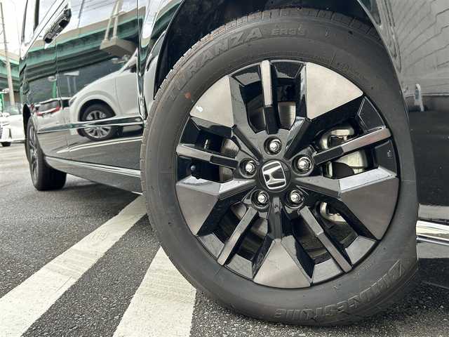 ホンダ ステップワゴン スパーダ eHEV 福岡県 2022(令4)年 1万km クリスタルブラックパール 純正11.4型SDナビ（フルセグTV/CD/DVD/BT）バックモニターホンダセンシングコーナーセンサーレーダークルコン両側パワスラ前後ドラレコシートヒーターオットマンUSBポート純正LEDヘッドライト純正16インチアルミホイル純正フロアマットプッシュスタートスマートキー