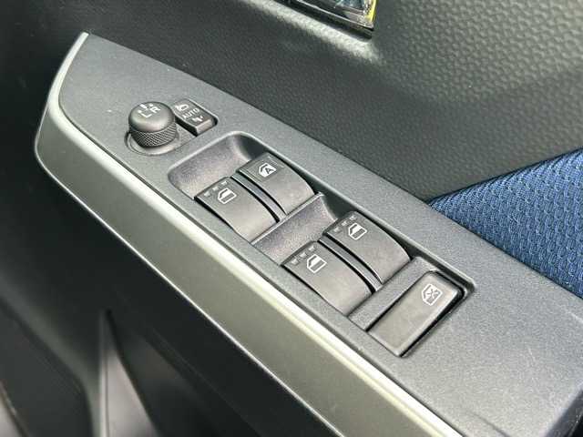 トヨタ ルーミー カスタムG 千葉県 2020(令2)年 9.5万km パールホワイトⅢ ワンオーナー/純正ナビ/フルセグTV/TVキャンセラー/CD/DVD/Bluetooth/ETC/バックカメラ/フロント/リア純正エアロ/前方ドライブレコーダー/前後コーナーセンサー/両側パワースライドドア/クルーズコントロール/1列目シートヒーター/横滑り防止装置/盗難防止装置/衝突軽減ブレーキ/オートマチックハイビーム/ウィンカーミラー/純正ドアバイザー/リアサンシェード/プッシュスタート/スマートキー/スペアキー１本/ステアリングスイッチ/LEDヘッドライト/フォグランプ/純正アルミホイール/純正フロアマット/保証書/取扱説明書